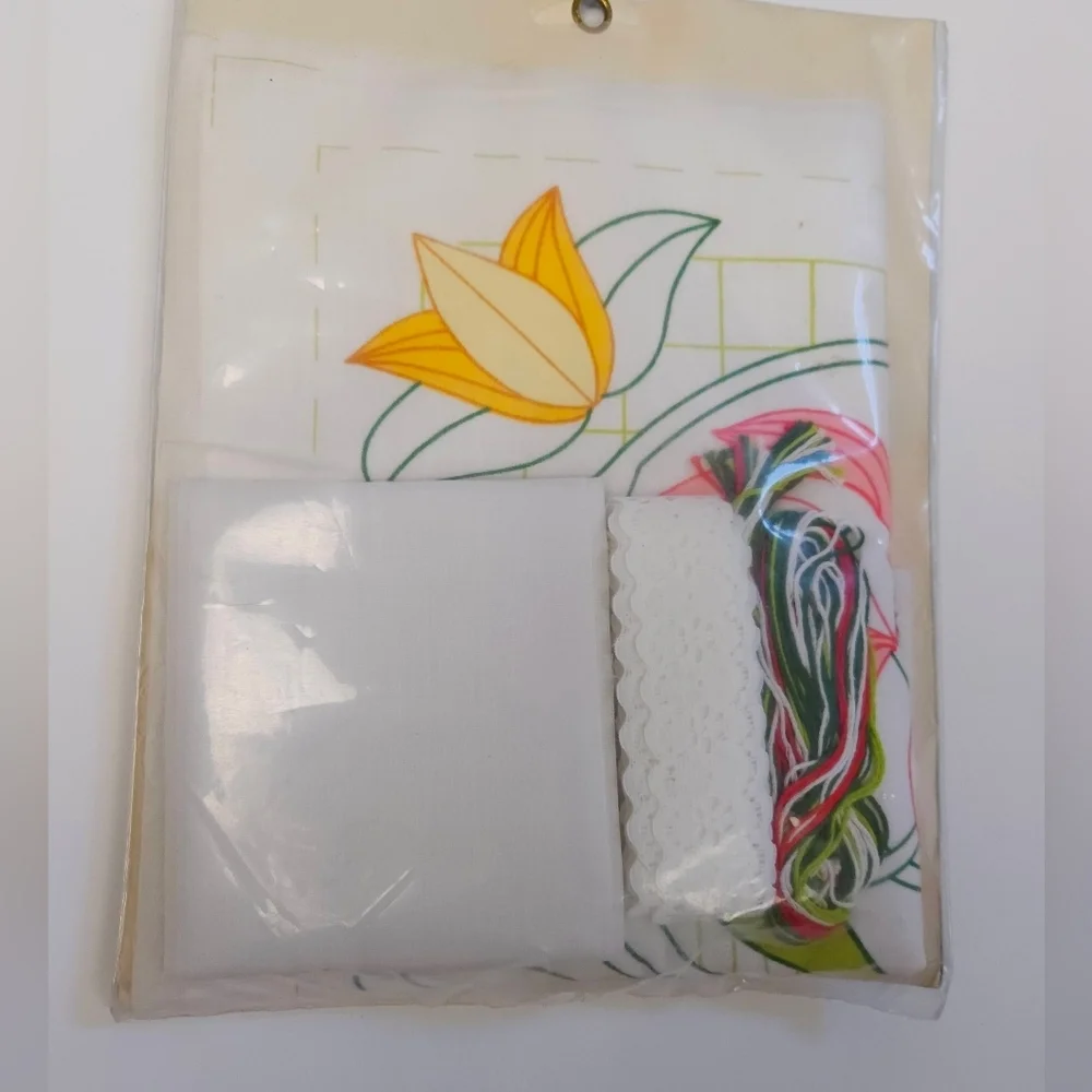 Lotus Flower Vogart Crafts Quilt Pillow Kit # 8770C SEALED New Old Stock